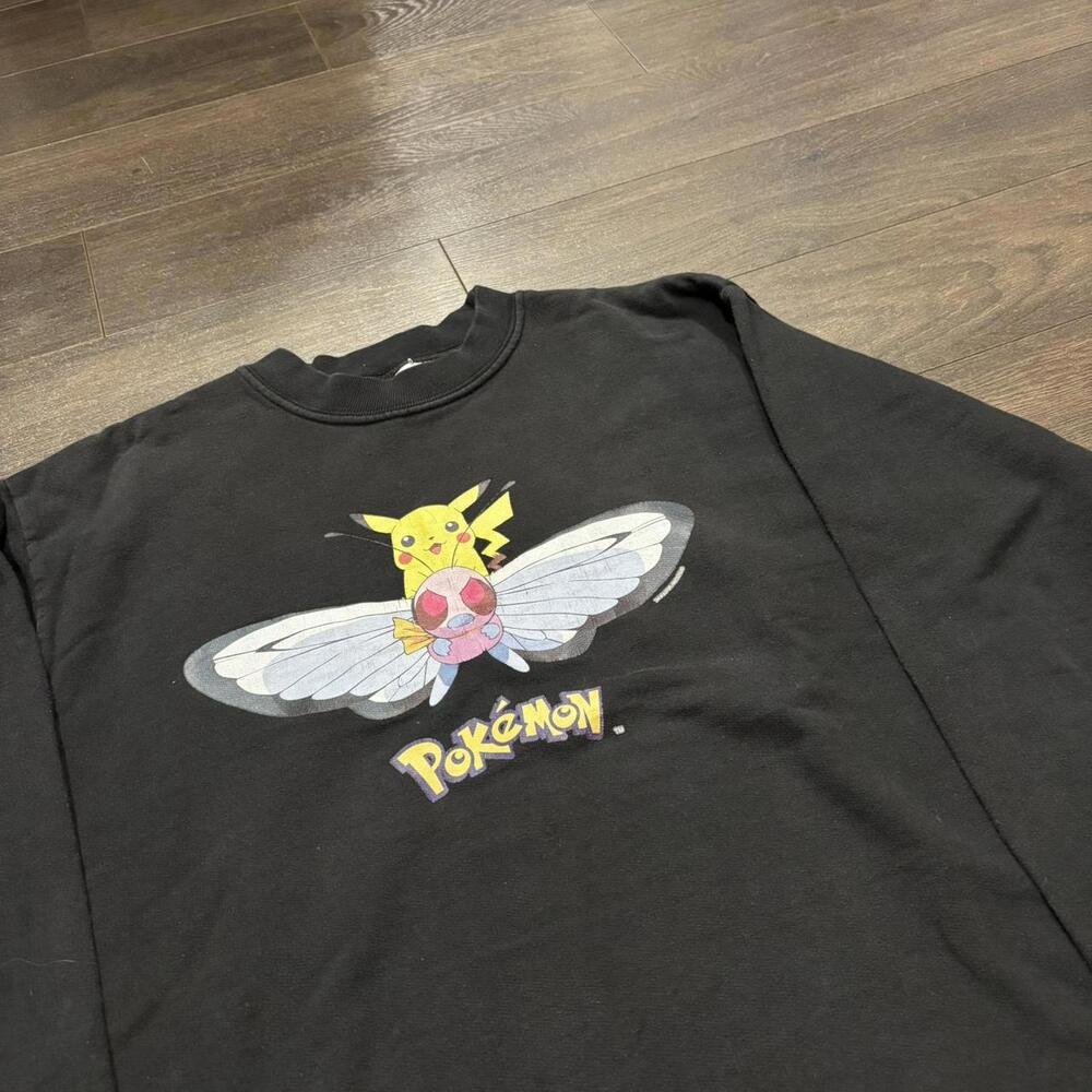 Vintage Pokémon pikachu and butterfree crewneck sweatshirt